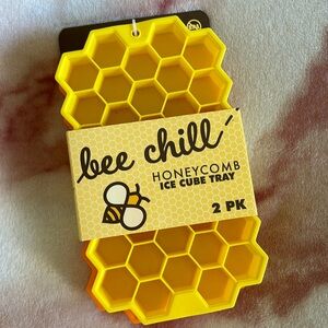Honeycomb Ice Cube Trays Set of 2 Bee Chill NWT silicone 5x8”